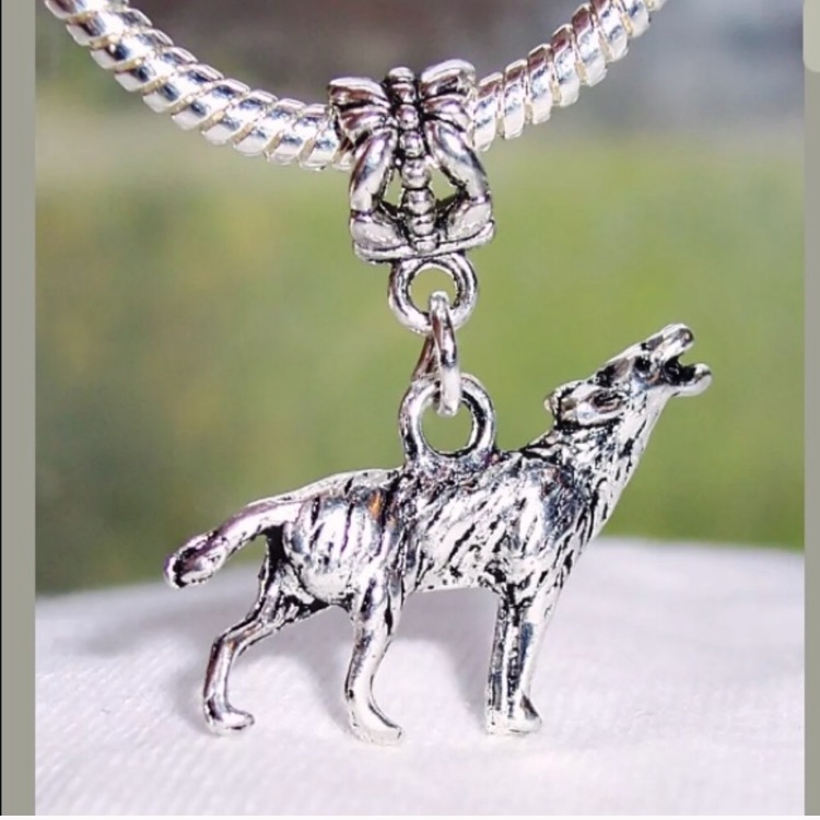 Wolf Dangle Charm